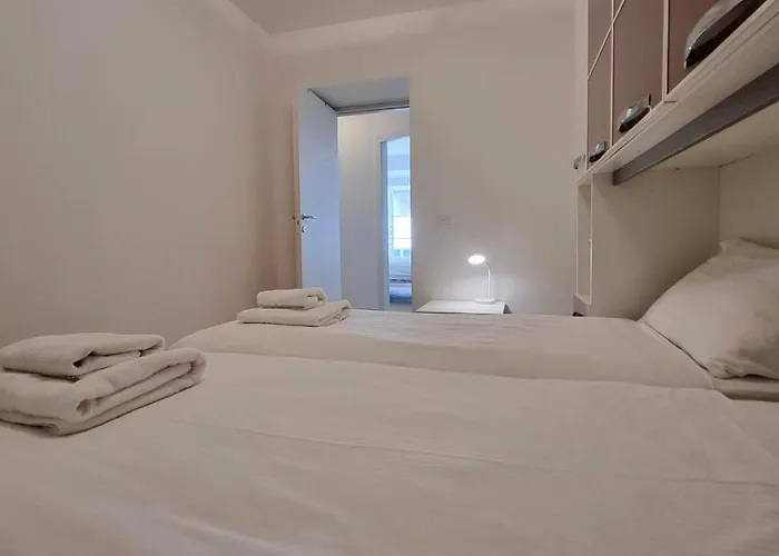 Belvedere 4 - Parking Free Apartman